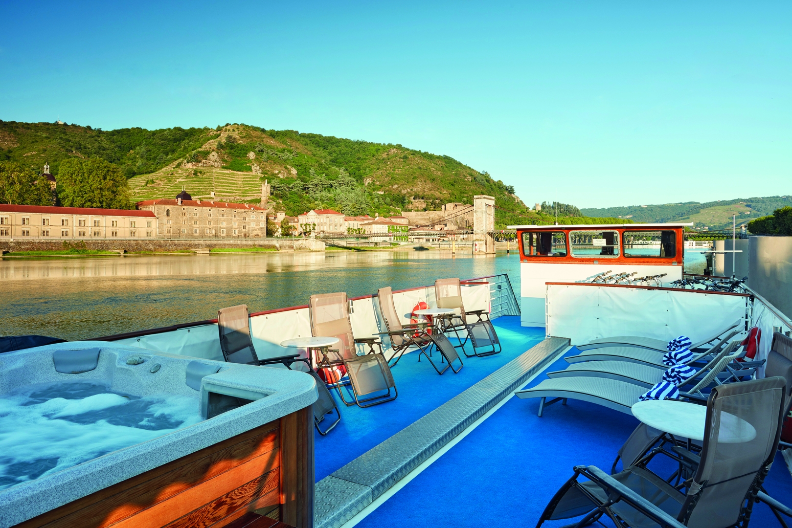 Belmond Napoléon, Luxury RiverBoat Club. — Luxury Riverboat Club